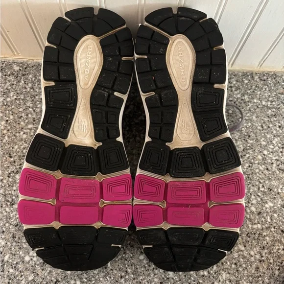 New Balance 840 V4 Women’s Running Shoes - Picture 3 of 4